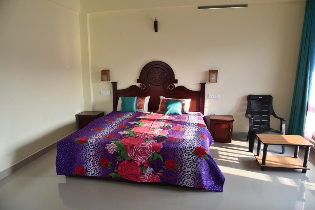 Jungle Palace Homestay Thekkady Exteriör bild